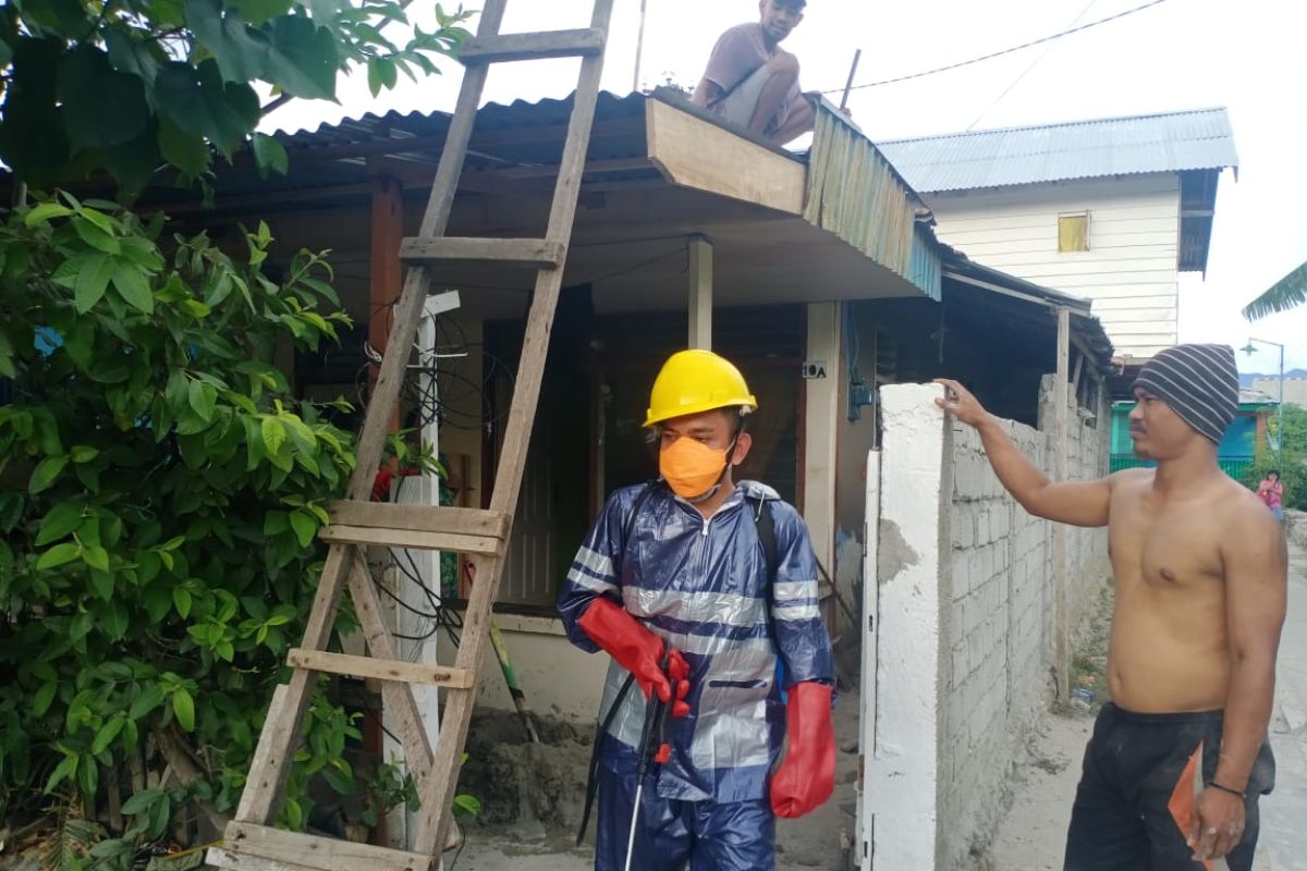 Gerindra Sulteng gencarkan penyemprotan disinfektan di Kota Palu