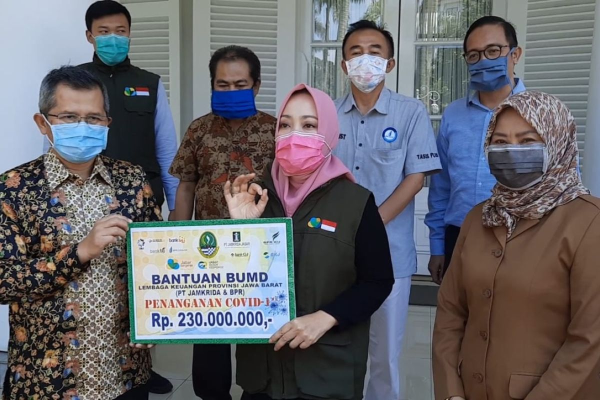 Jamkrida-BPR Pemprov Jabar donasikan Rp230 juta untuk cegah COVID-19