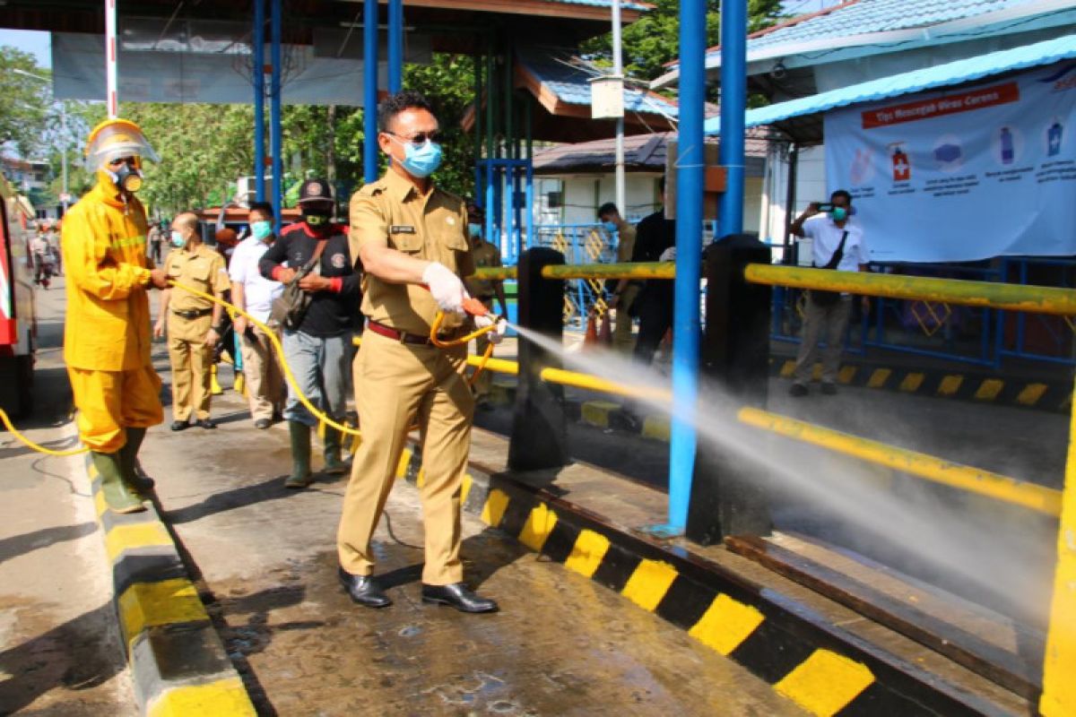 Sebanyak 1.500 personel lakukan penyemprotan disinfektan di Kota Pontianak
