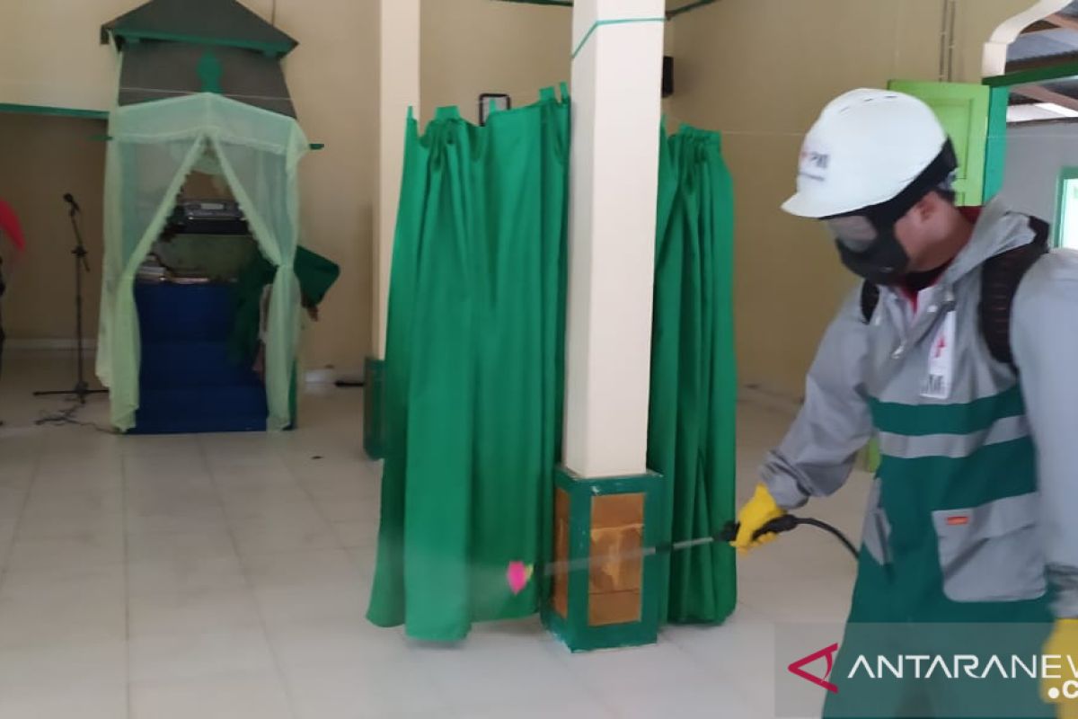 PMI Kabupaten Gorontalo semprot dIsinfektan di fasilitas publik