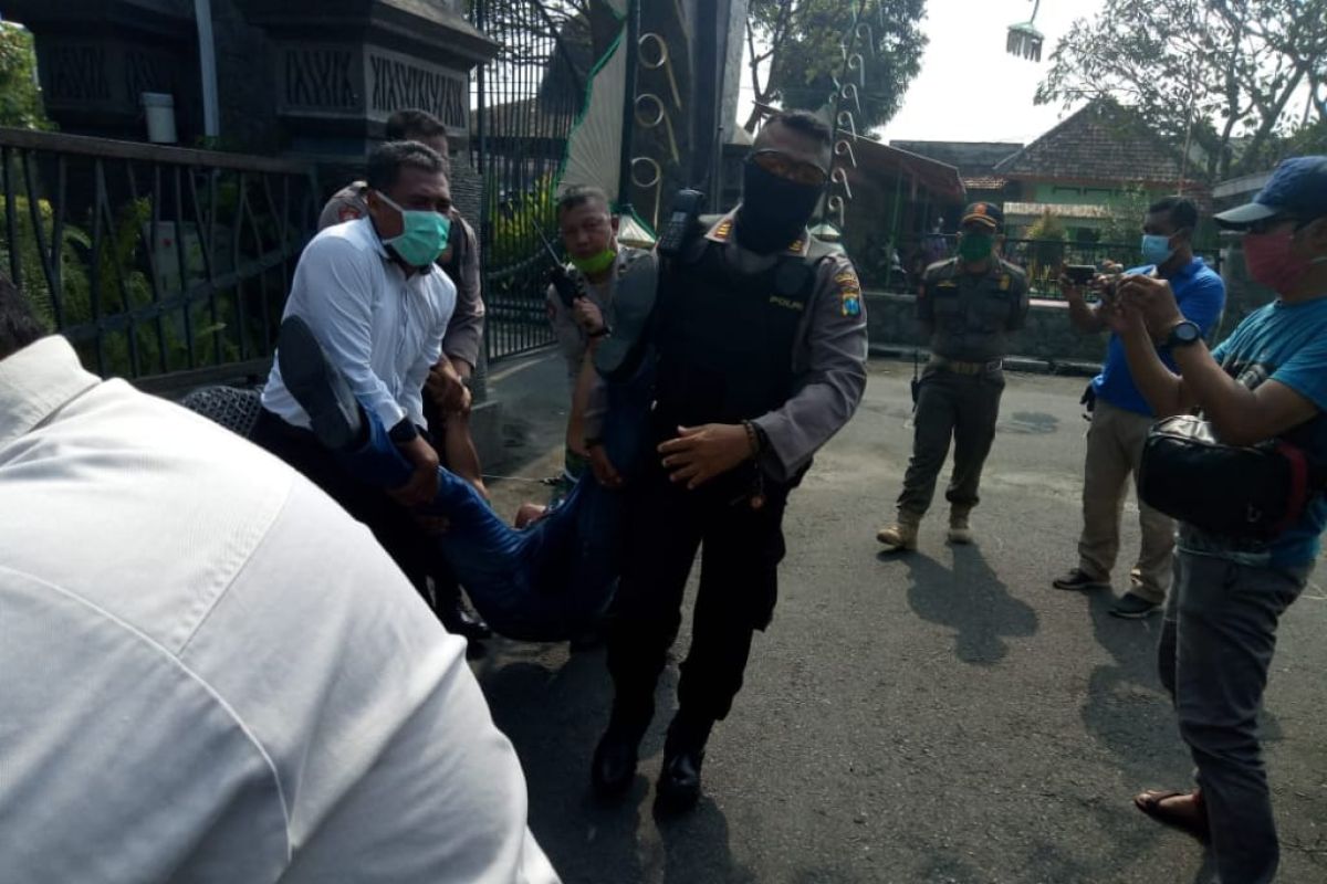 Polisi tangkap wartawan gebrak mobil Bupati Tulungagung