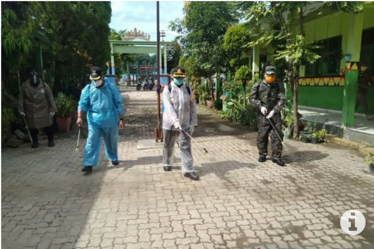 Seluruh wilayah Kota Metro disemprot disinfektan cegah Corona