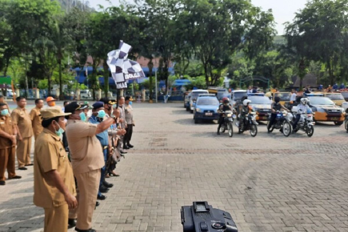 Wali Kota Sibolga lepas tim penyemprotan disinfektan massal