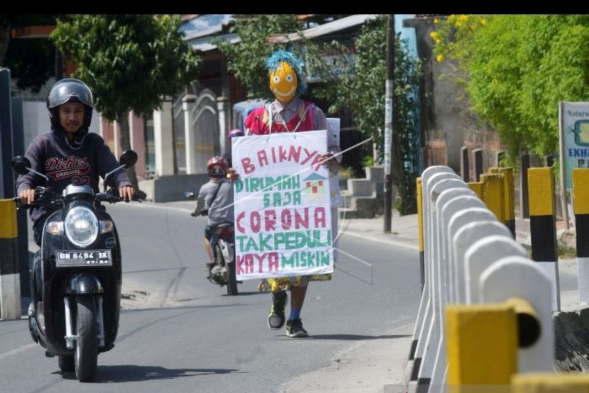 Pembatasan sosial skala besar didukung terpenuhinya aneka kebutuhan