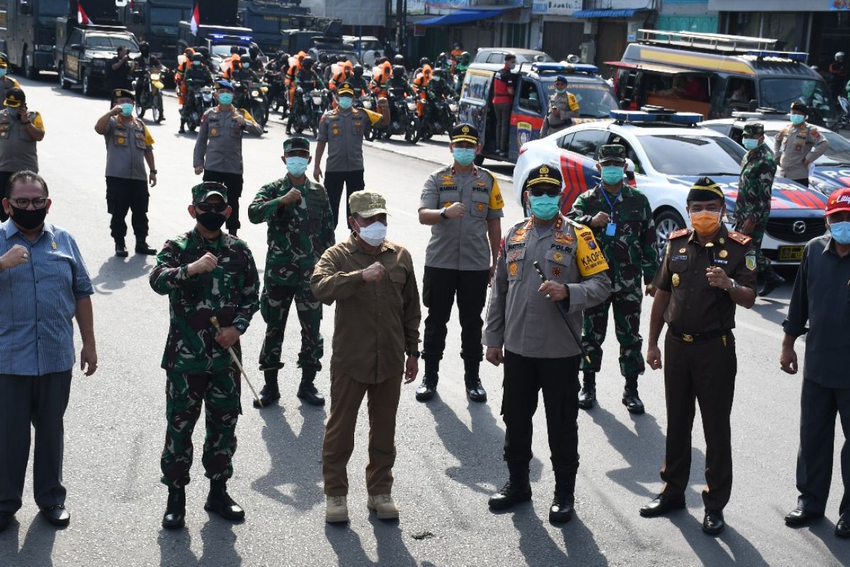 Gubernur Sumut minta warga untuk tetap berada di rumah