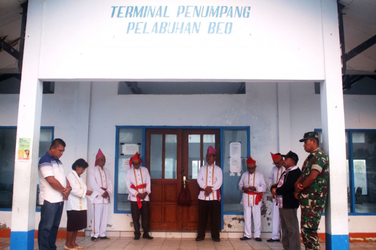 Tetua adat Beo Talaud gelar ritual tolak bala COVID-19