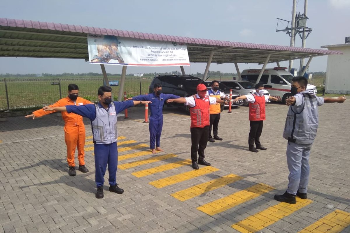 Cegah  COVID-19, petugas Jalan Tol Medan-Binjai berjemur bersama