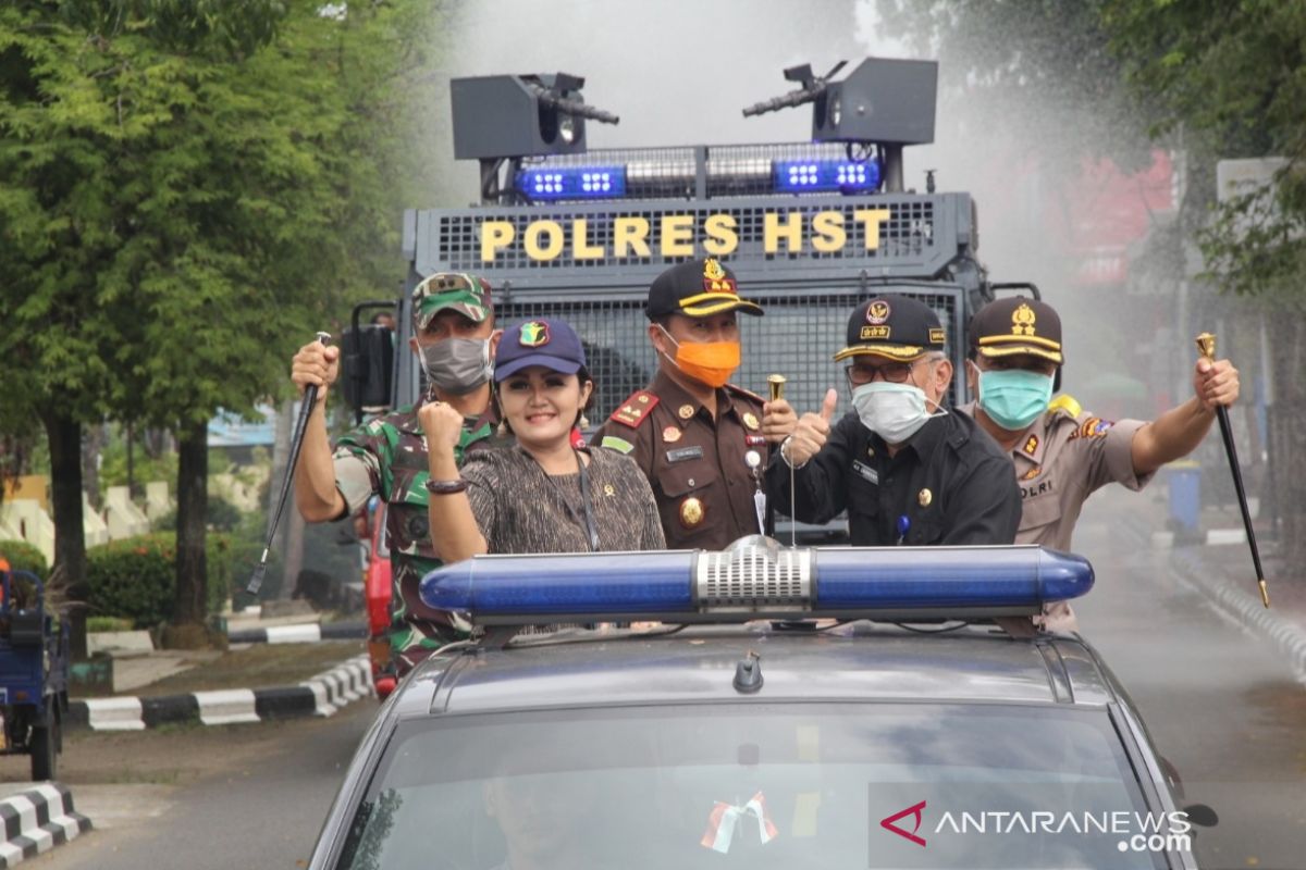 Bupati HST: Penyemprotan disinfektan dilakukan secara berkala