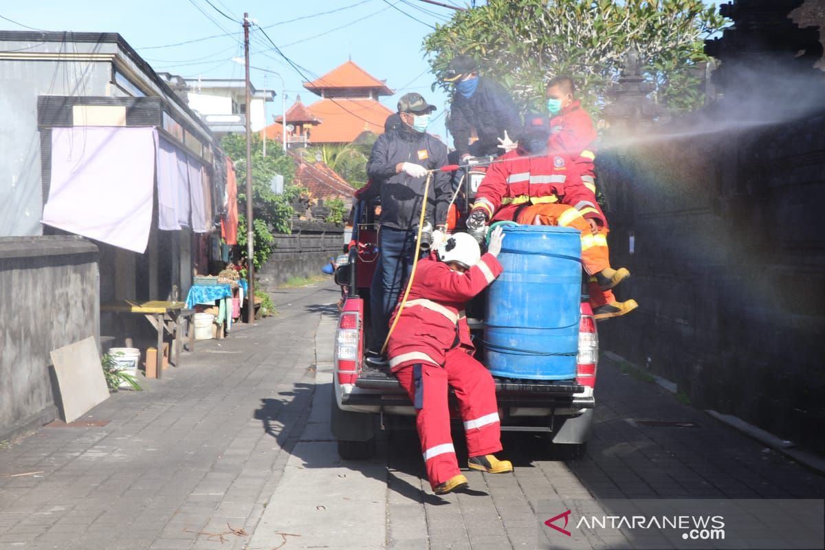 Wabup Badung minta masyarakat kurangi keluar rumah antisipasi COVID-19