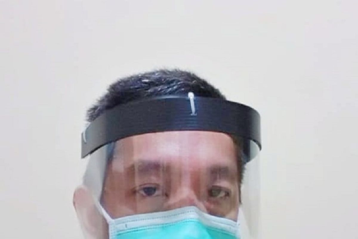 Dosen UPJ buat "face shield" dibagikan gratis ke tenaga medis