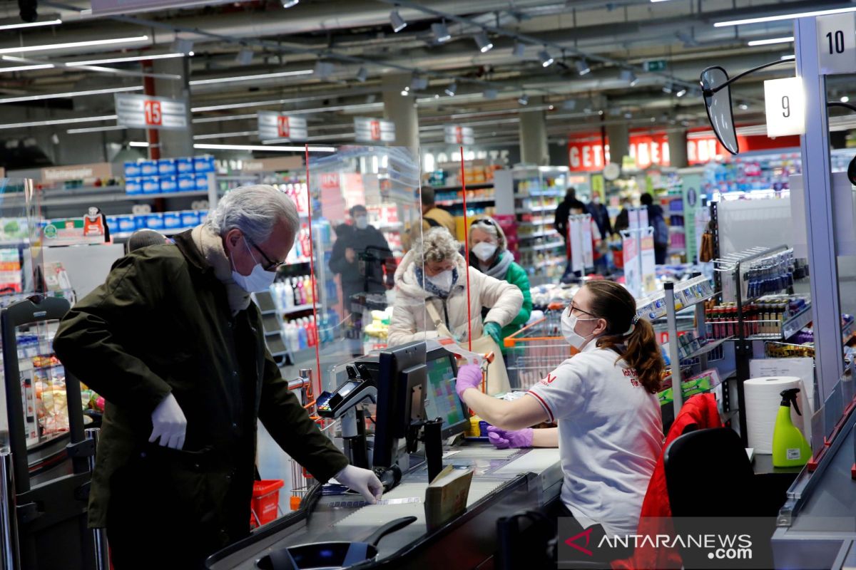 Austria buka kembali  ribuan toko setelah longgarkan 