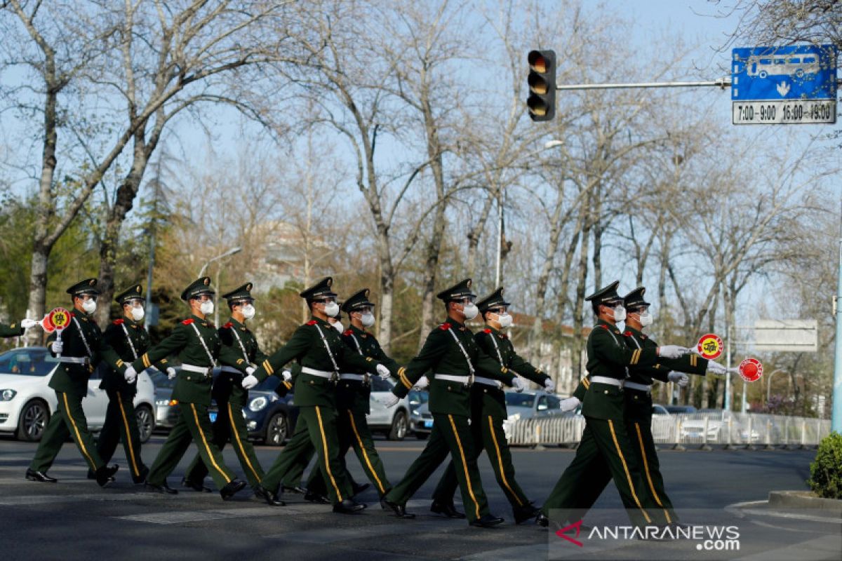 Peringati Hari Berkabung Nasional, Halaman utama media China hitam-putihl