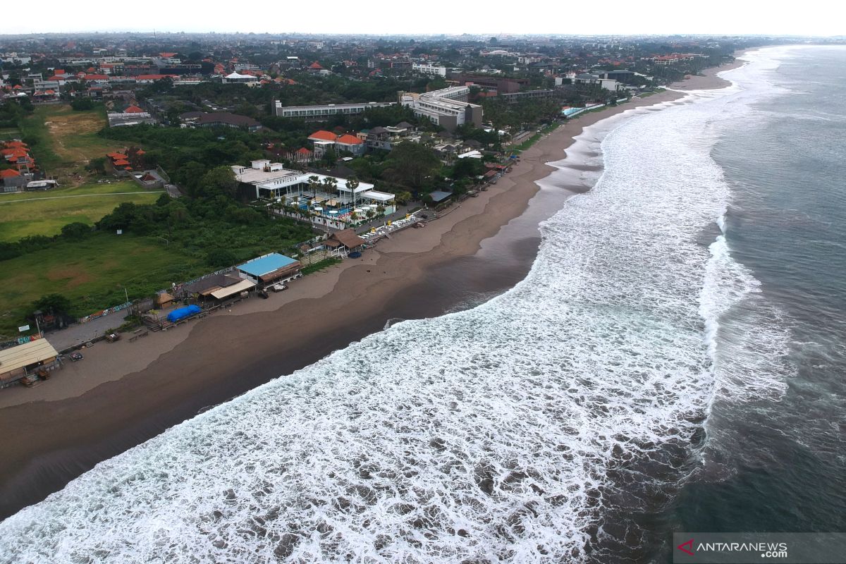 Cegah COVID-19, 40 akses masuk objek wisata Pantai Kuta Bali ditutup