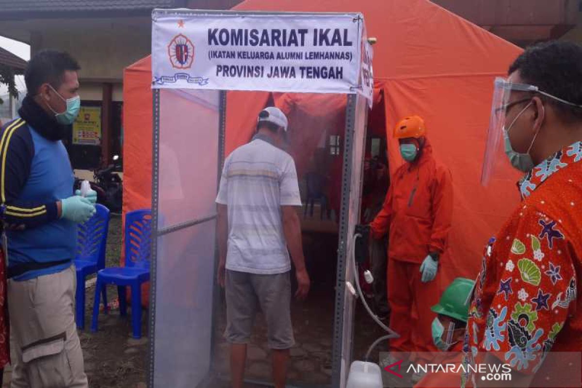 Alumni Lemhanas bantu bilik disinfektan di sejumlah titik di Jateng