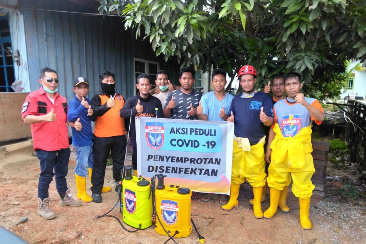 Relawan Banda Balikpapan turut bertempur melawan COVID-19.