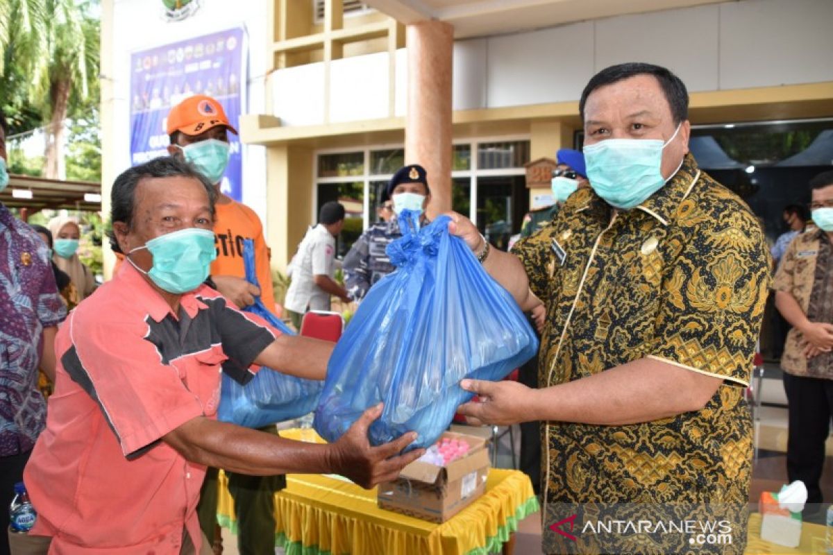 Pemkot Sibolga salurkan 3.000 paket sembako bagi warga terdampak COVID-19