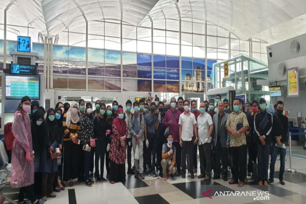 Malaysia pulangkan 160 orang warganya dari berbagai daerah di Sumatera