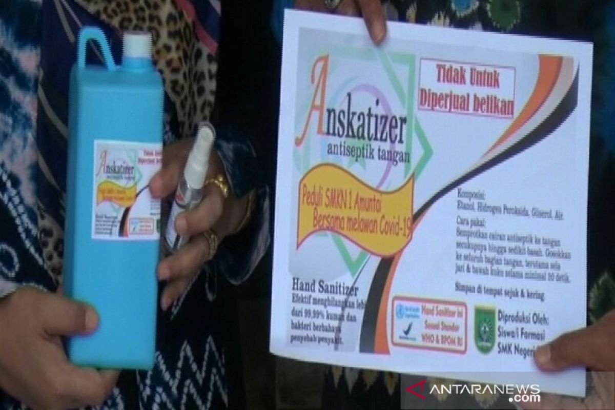 Siswa SMKN 1 bikin hand sanitizer dan bagikan gratis