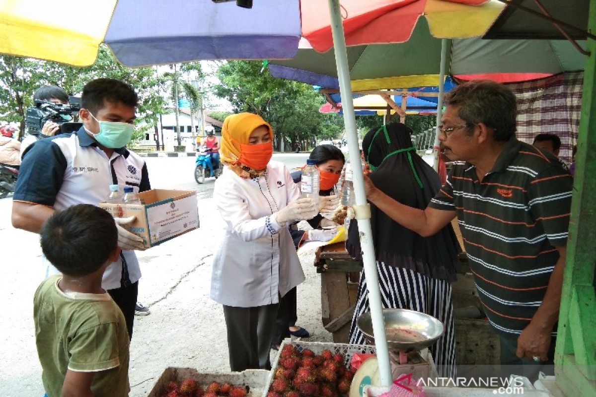 BPP Kendari buat cairan disinfektan dan dibagikan ke masyarakat