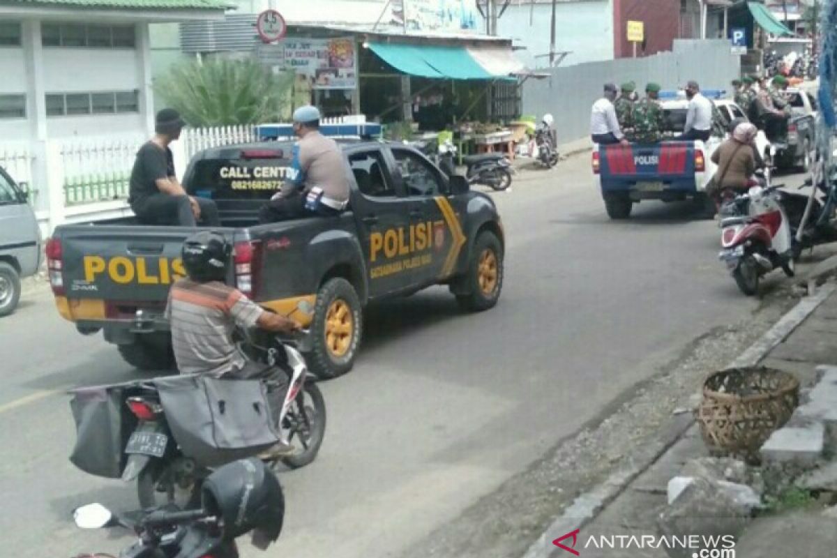 Dua jalan utama di Gunungsitoli ditutup cegah penyebaran  COVID-19