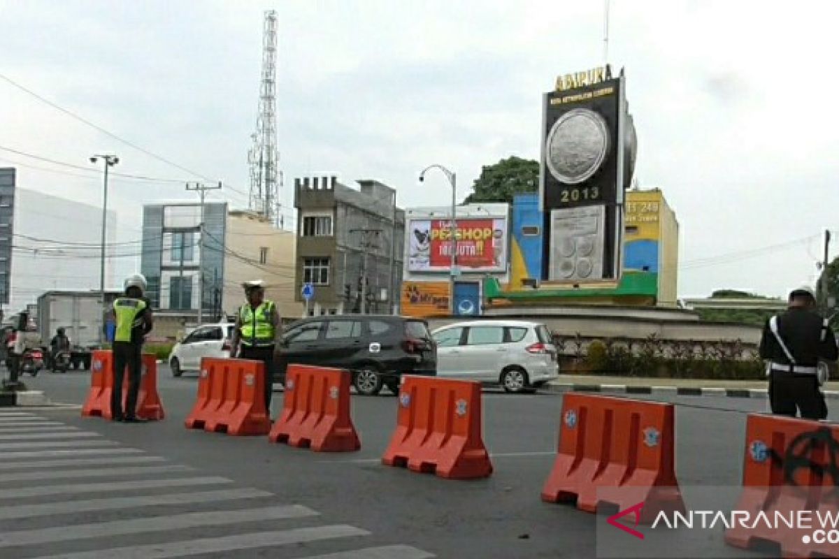 Polisi lakukan pergeseran waktu penutupan jalan di Medan