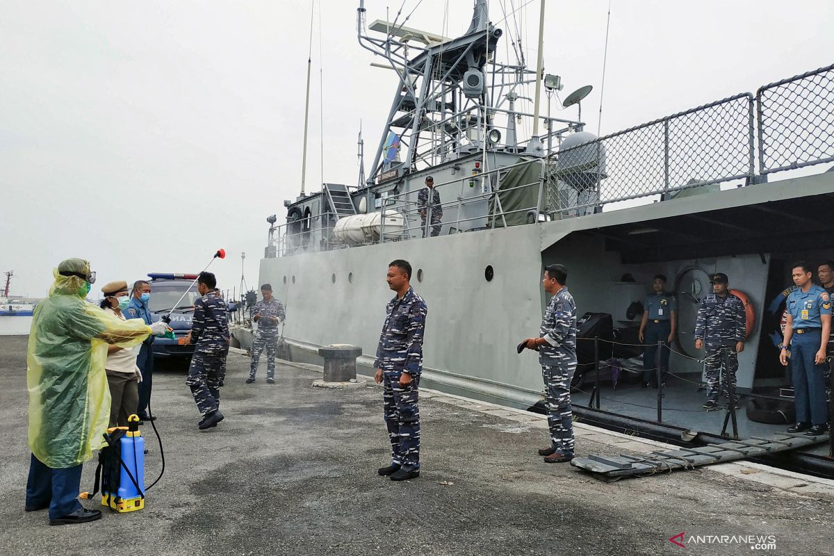 TNI Angkatan Laut  terus awasi 