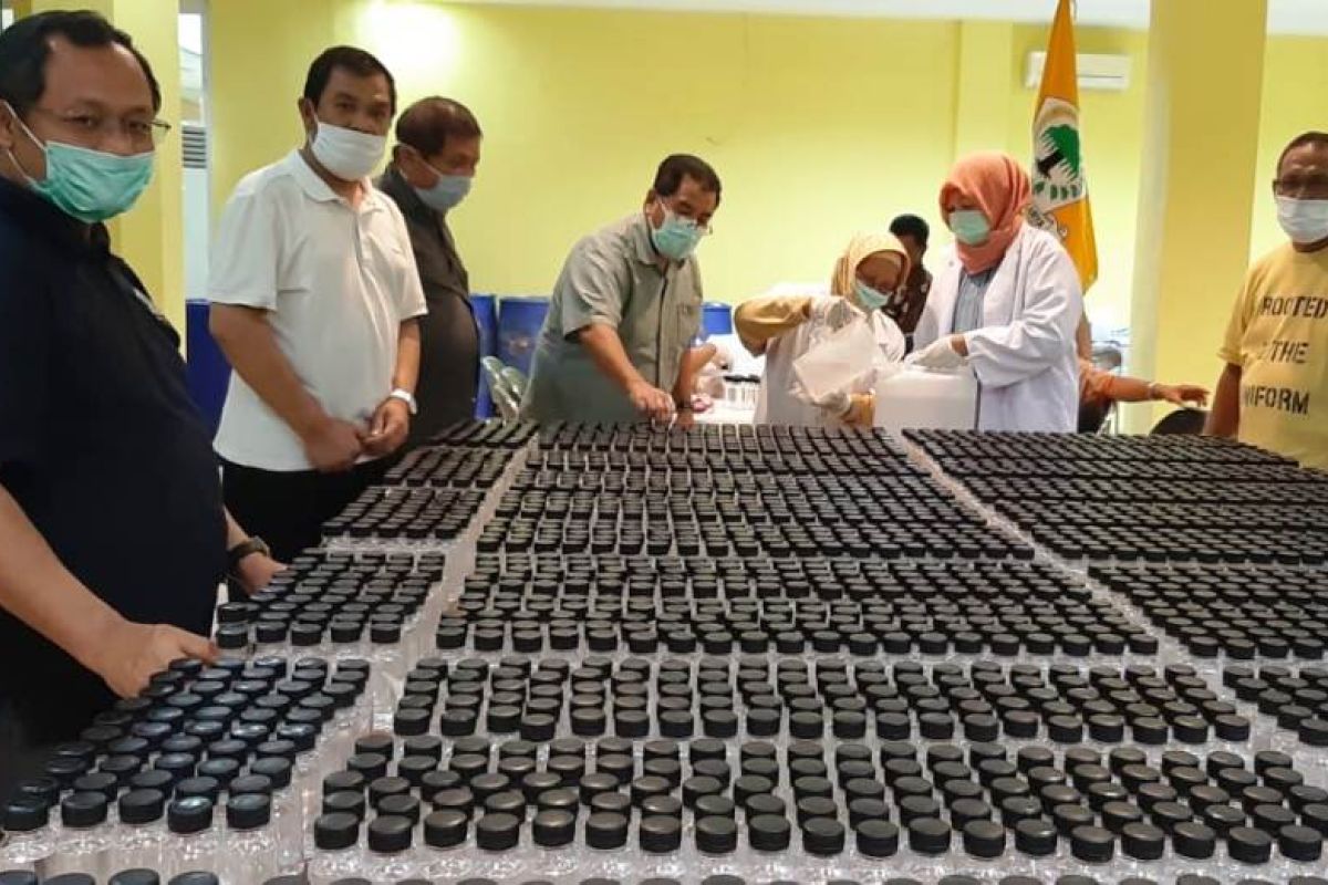 Golkar Jatim produksi massal cairan pembersih tangan