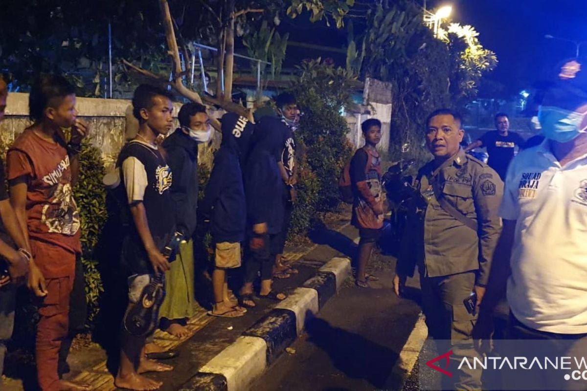 Satpol PP Denpasar pulangkan 11 anak punk