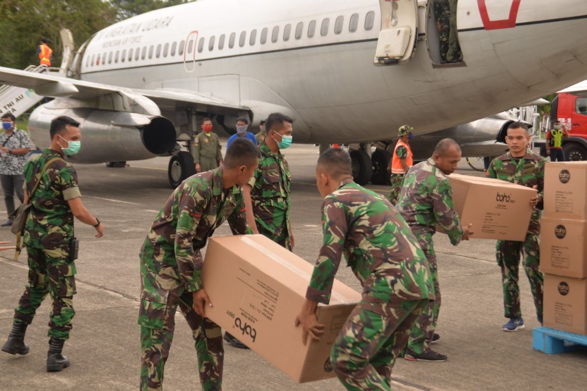 Bantuan Alkes Pempus untuk penanganan COVID-19 tiba di Ambon