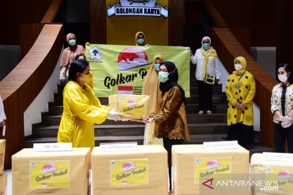 Perempuan Golkar Peduli sumbang ribuan APD tangani pasien COVID-19