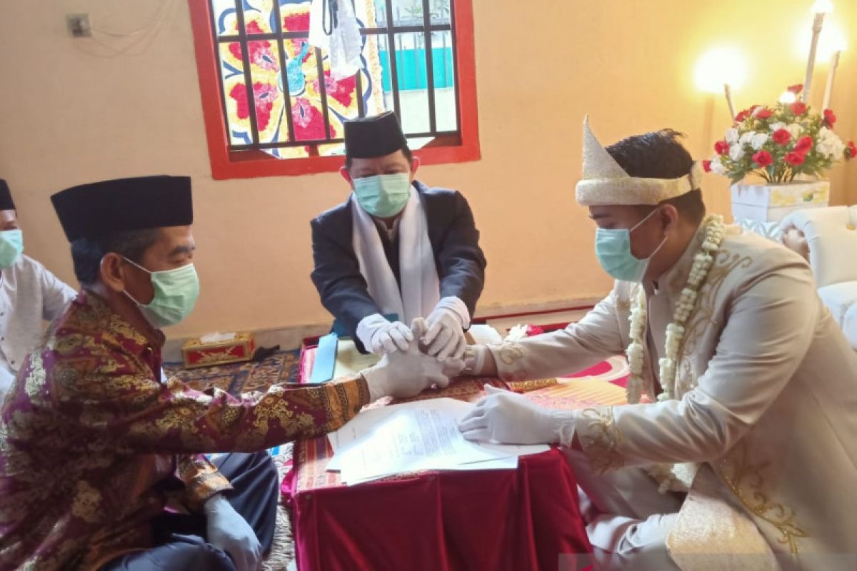 Pendaftaran nikah ditunda, cegah COVID-19