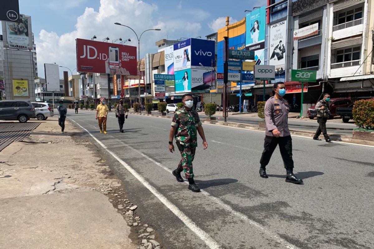 Pengalihan Jalan Gajah Mada di Pontianak percontohan penanganan COVID-19