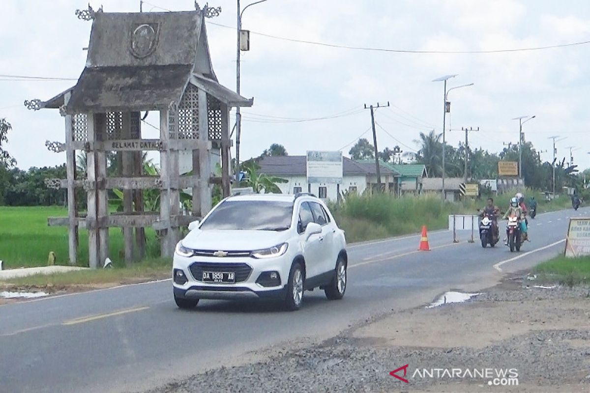 Pemeriksaan diperketat di posko perbatasan Anjir Kapuas cegah COVID-19