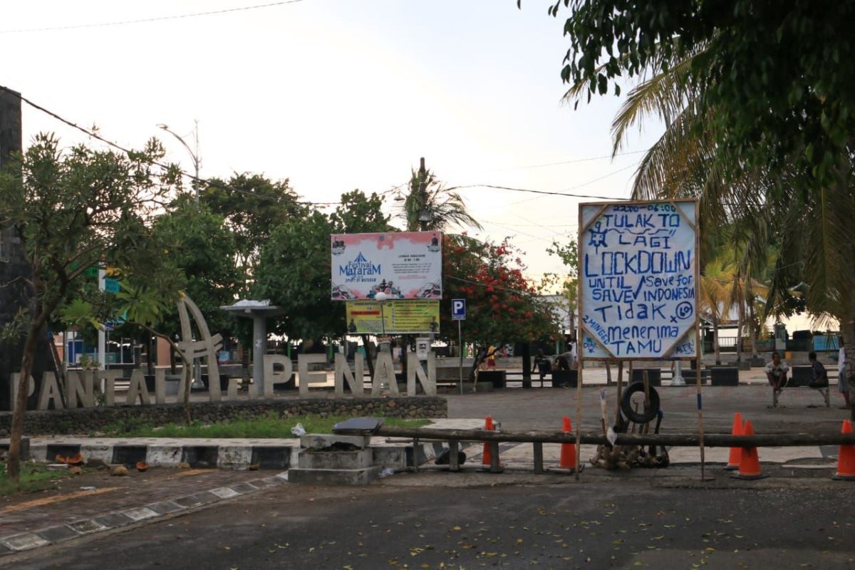 Warga Kota Mataram vs COVID-19