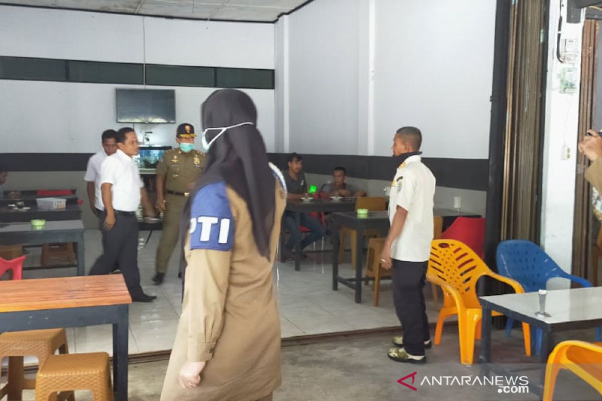 Kedapatan nongkrong di warkop saat jam kerja, 4 ASN Aceh Jaya dipotong TPK 100 persen