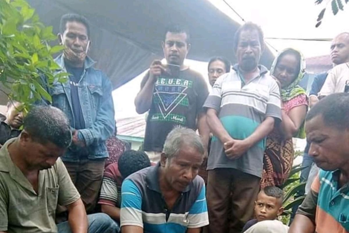 Warga Sikka ramai-ramai gelar ritual adat, cegah COVID-19