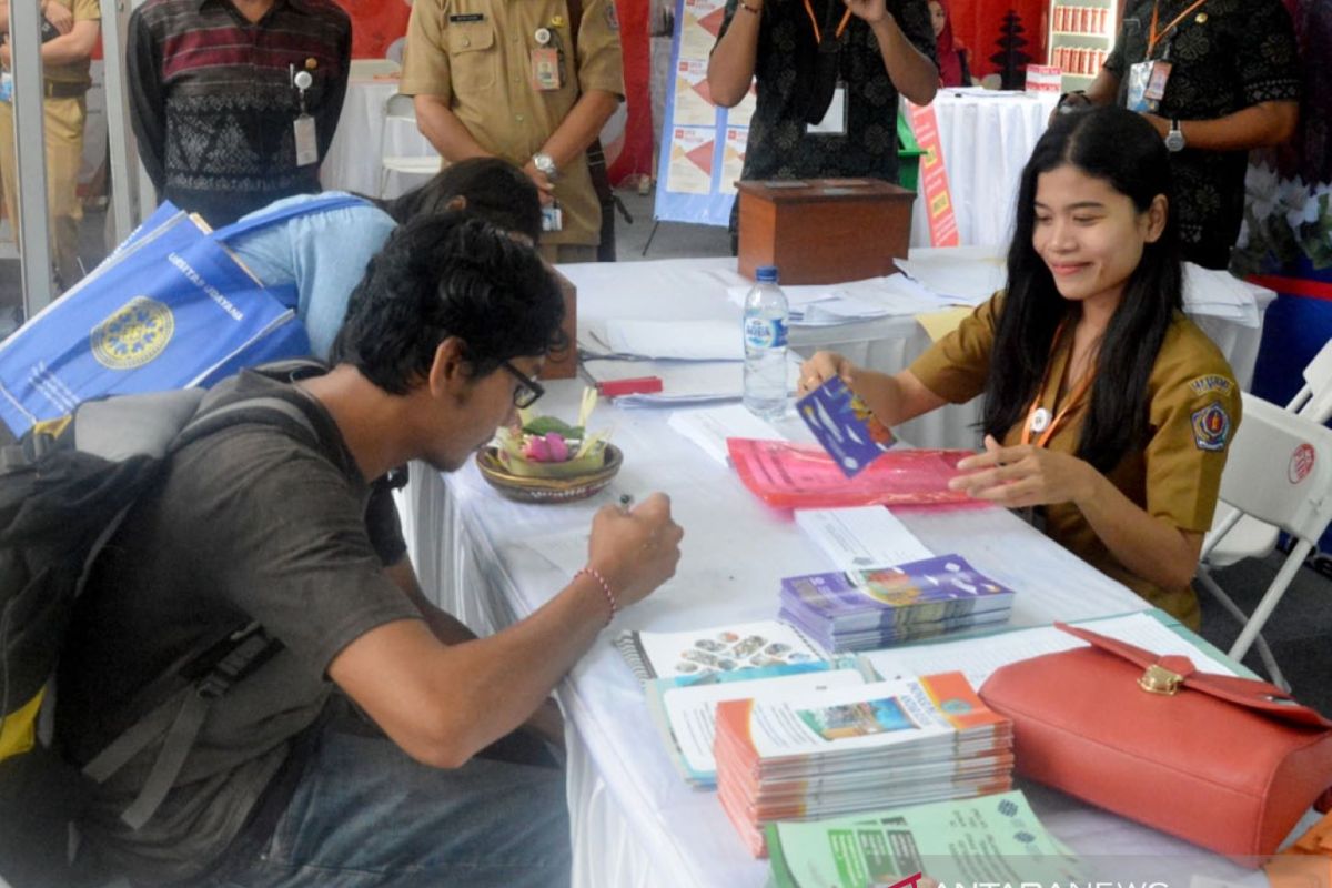 Pemkot Denpasar minta perusahaan daftarkan pekerja yang di PHK