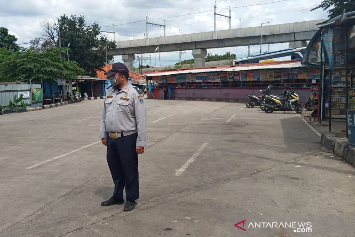 Terminal Lebak Bulus sepi ditinggal penumpang