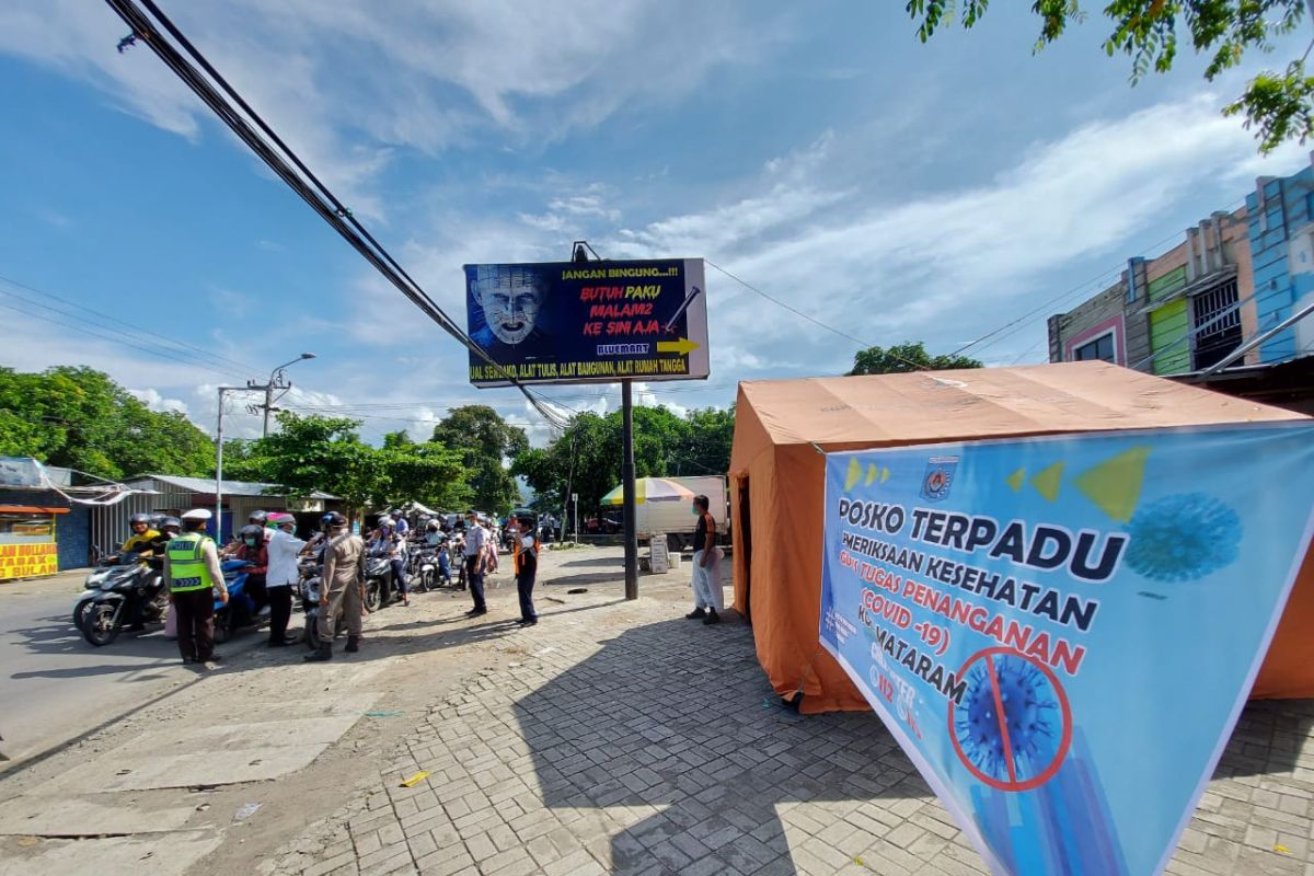 Tujuh pintu masuk Kota Mataram mulai dijaga guna cegah COVID-19