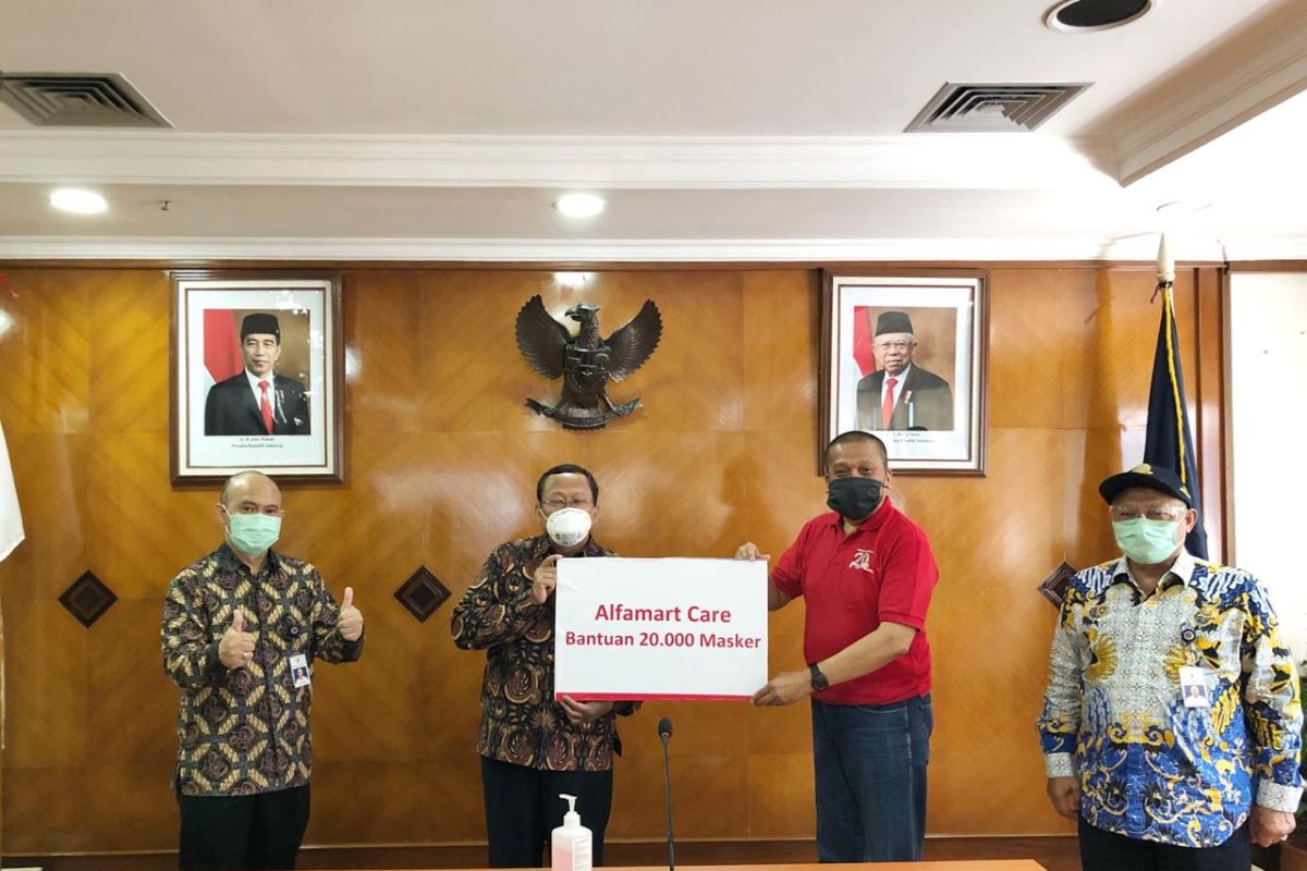 Kemenhub terima bantuan masker dan disinfektan dari Alfamart