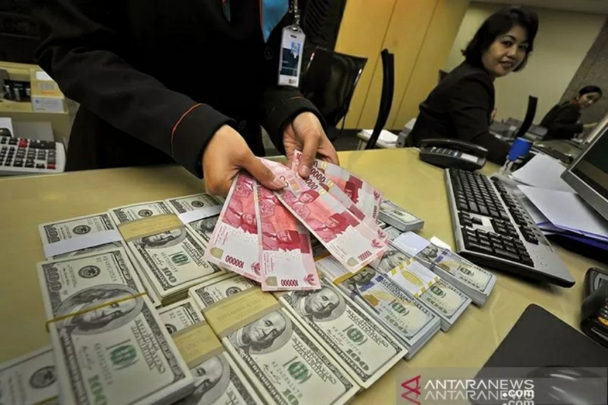 Rupiah menguat jadi 16.390, karena sentimen positif aset berisiko