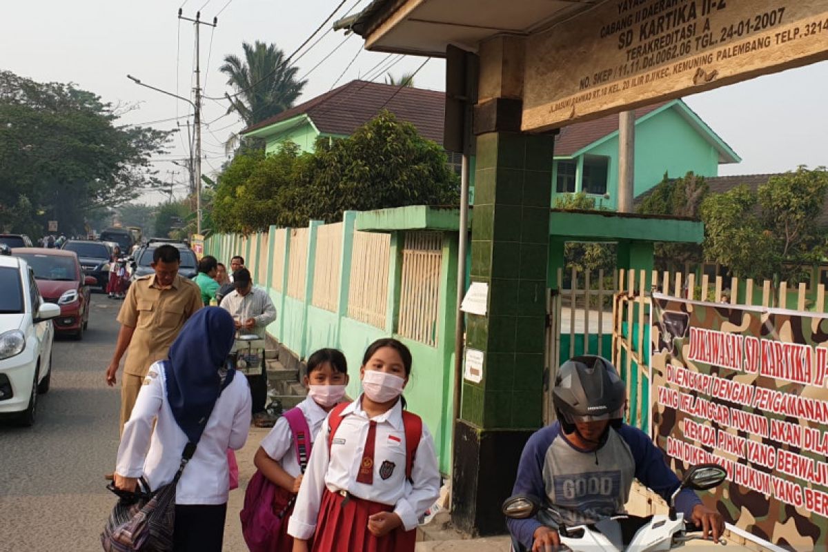 Dinas Pendidikan Palembang pantau  kegiatan belajar di rumah