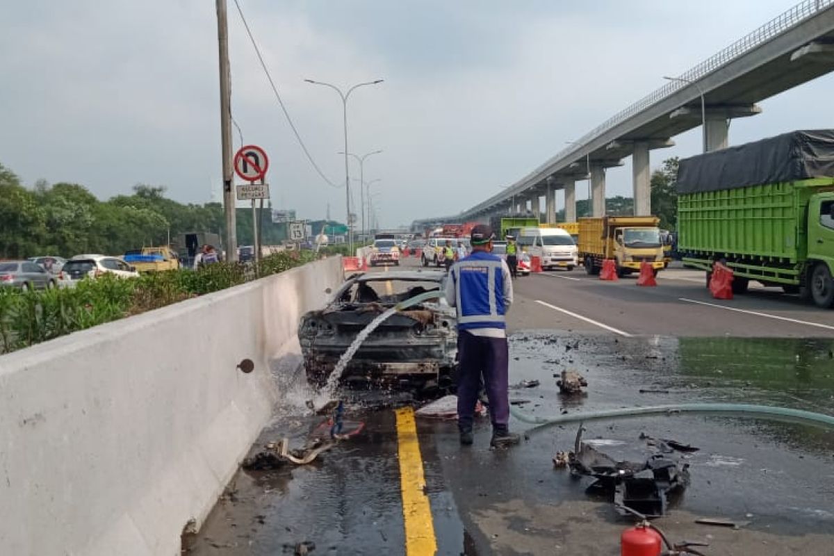 Wakil Jaksa Agung Jaksa meninggal  kecelakaan di Tol Jagorawi