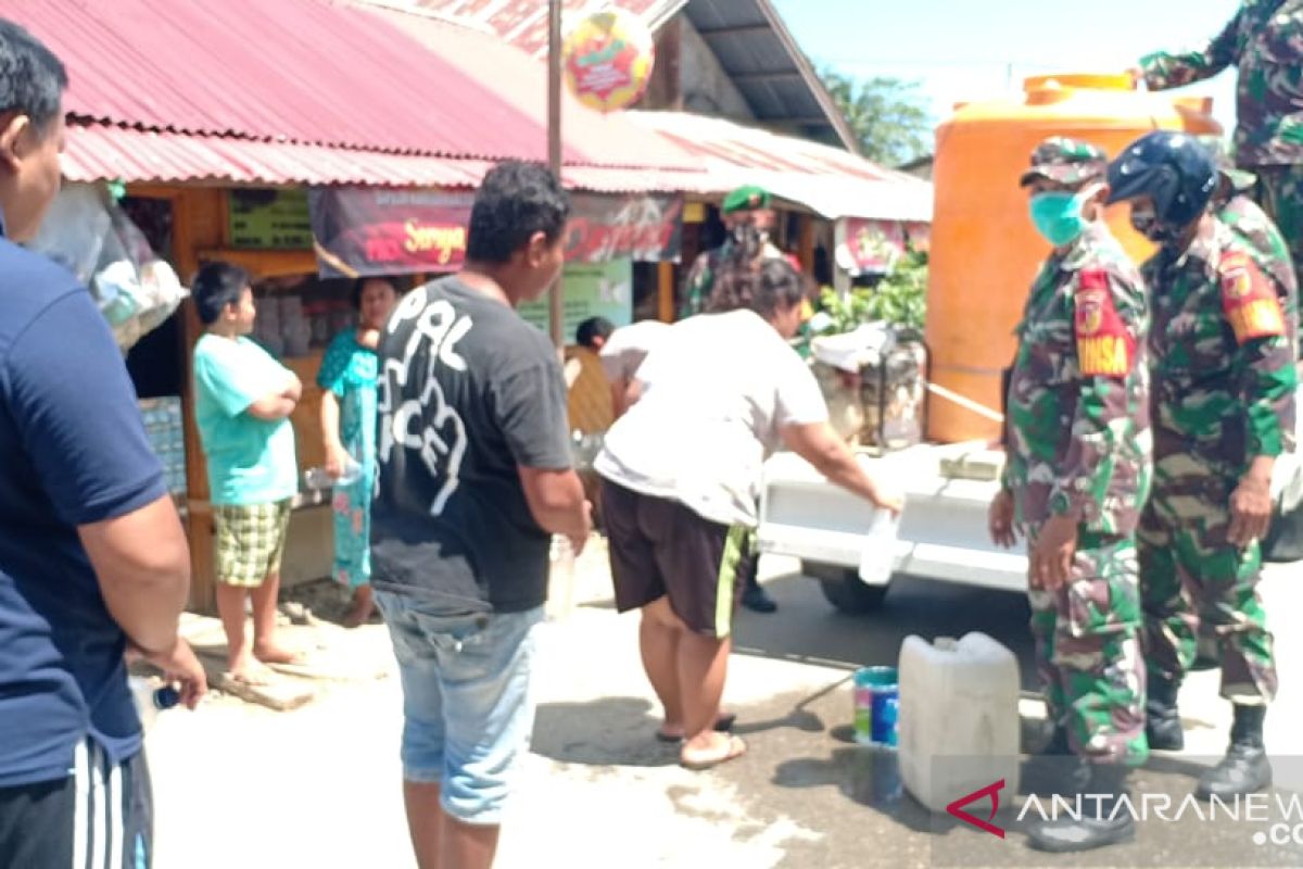 Kodim Gorontalo Utara salurkan 2.200 liter cairan disinfektan cegah COVID-19