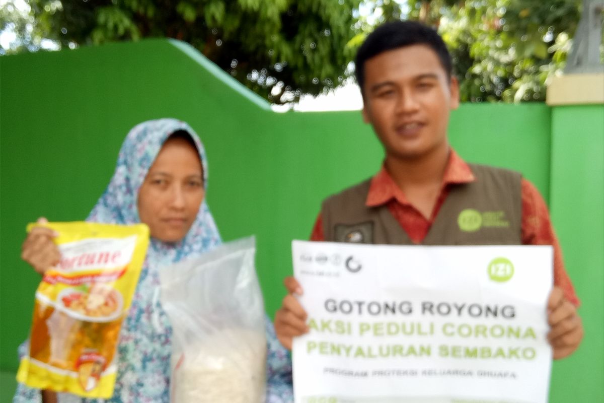 Inisiatif Zakat Indonesia Lampung bagikan paket bahan pokok