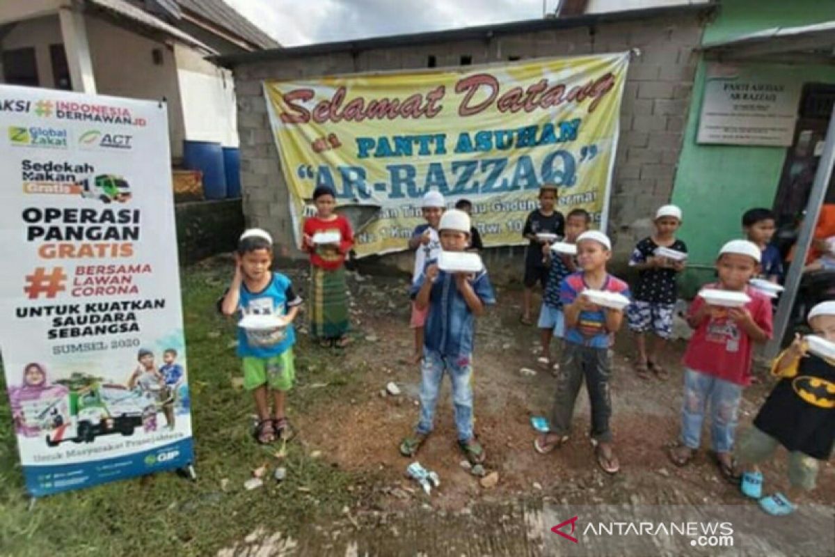 ACT Sumsel salurkan bantuan pangan  masyarakat terdampak COVID-19