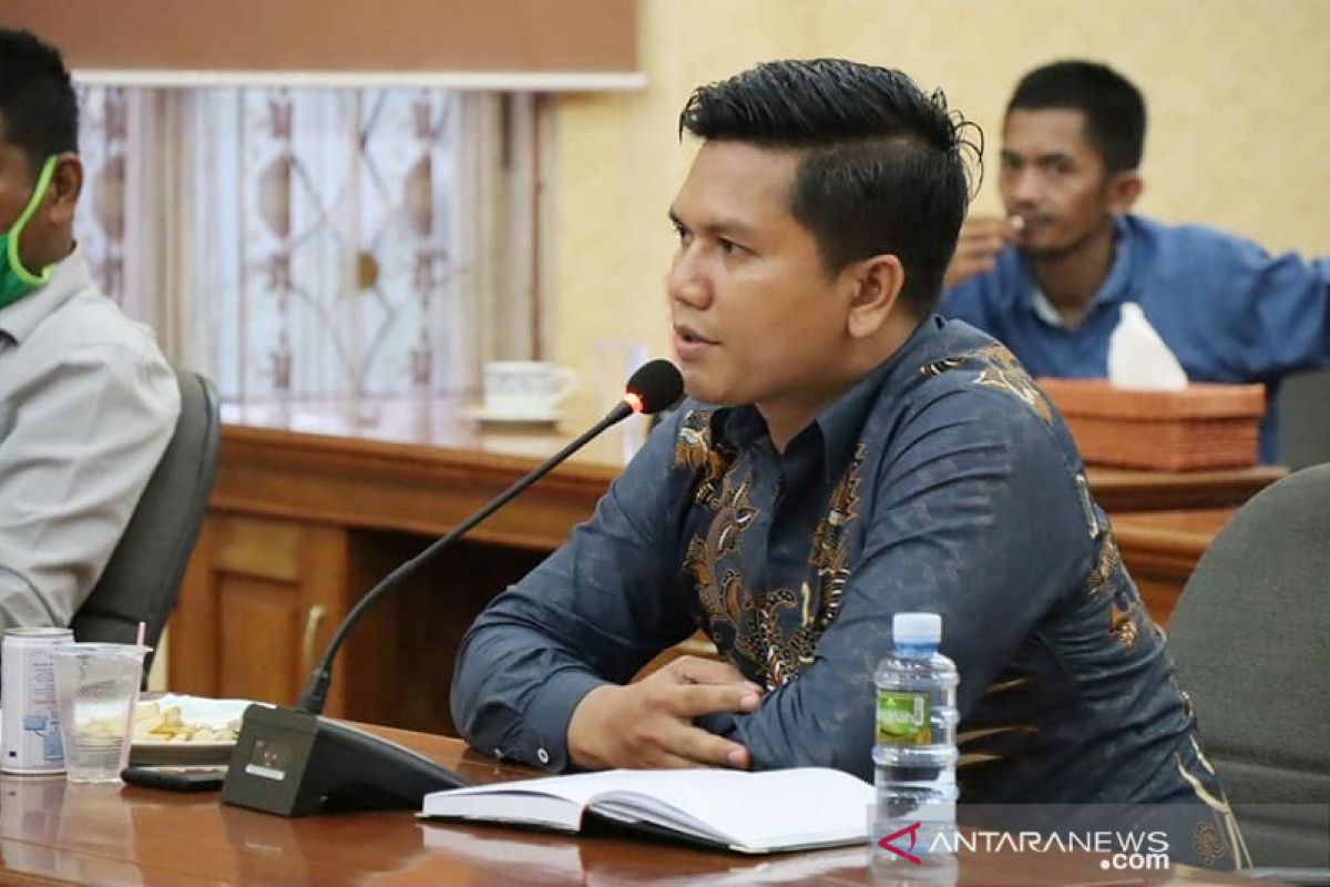 DPRD - Perhatikan ekonomi masyarakat hingga SOP pemakaman jenazah Covid 19