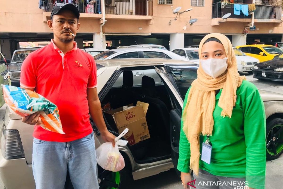 Relawan COVID-19 KAHMI Malaysia salurkan bantuan ke TKI