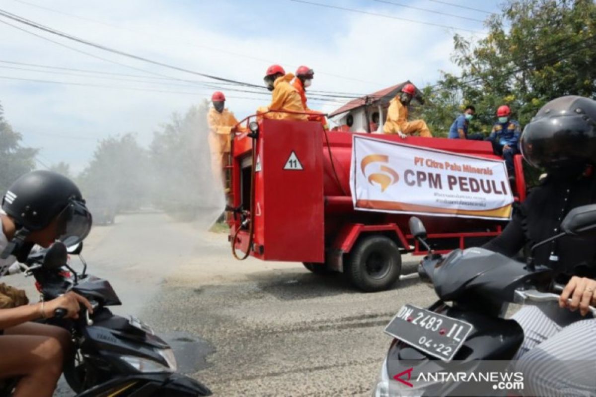 Gotong-royong warga Sulteng melawan pandemi COVID-19