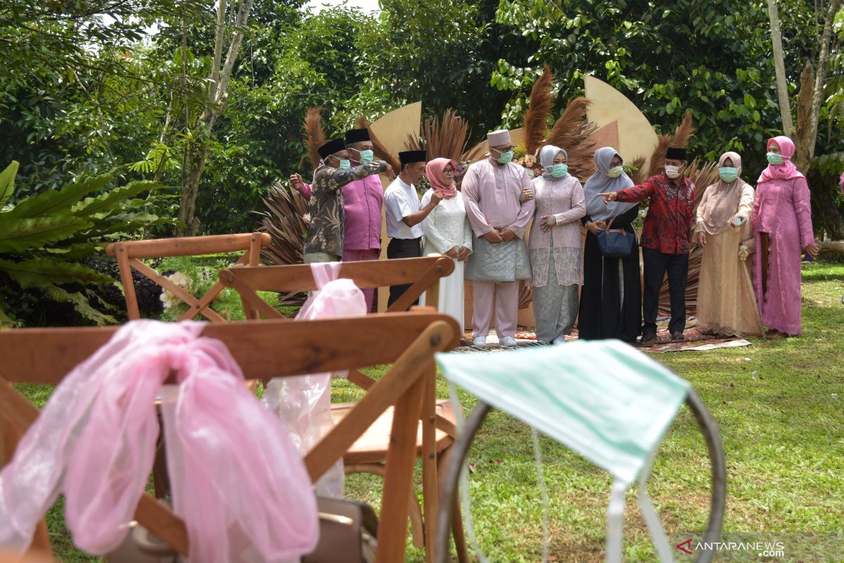 Banyak pesta pernikahan di Riau abaikan prokes